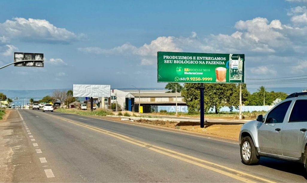 Outdoor em Palmas, TO 080,SENTIDO DE QUEM TRANSITA DE
LUZIMANGUES PARA PALMAS, AO LADO DIREITO
(EM FRENTE A TRATORGARRA) (#PMW35A) | Paraled Mídia Exterior