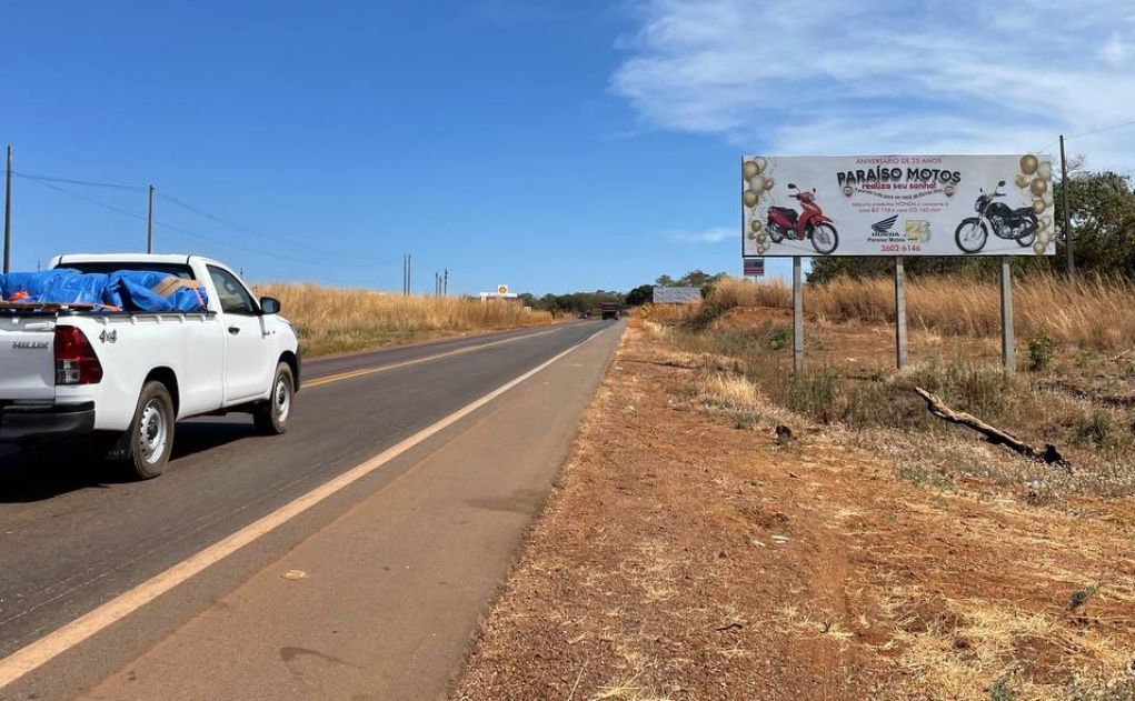 Outdoor em Paraíso do Tocantins, TO-080, VINDO DE PALMAS PARA PARAÍSO,
AO LADO DIREITO DE QUEM TRANSITA VINDO
DE PALMAS (DEPOIS DO PIMENTINHA LEILÕES) (#PSO53-B) | Paraled Mídia Exterior