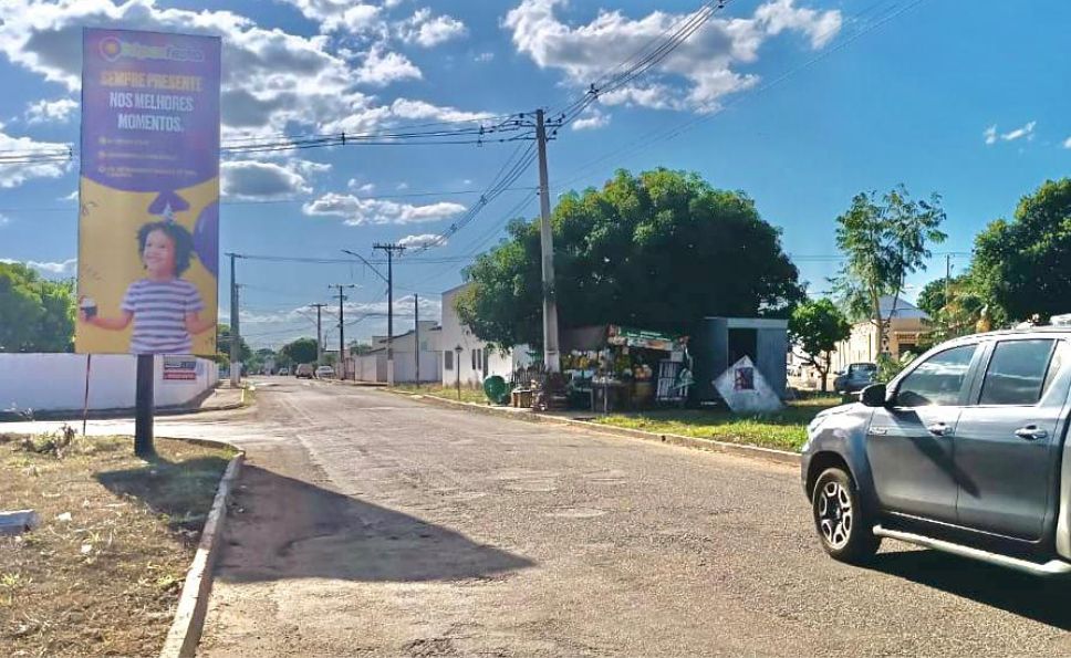 Outdoor em Paraíso do Tocantins - OESTE, RUA BERNARDINO MACIEL, ESQUINA COM
A RUA 6, SENTINDO PARQUE AGROPECUÁRIO
(PRÓXIMO AO HOSPITAL REGIONAL) (#PSO56-A) | Paraled Mídia Exterior